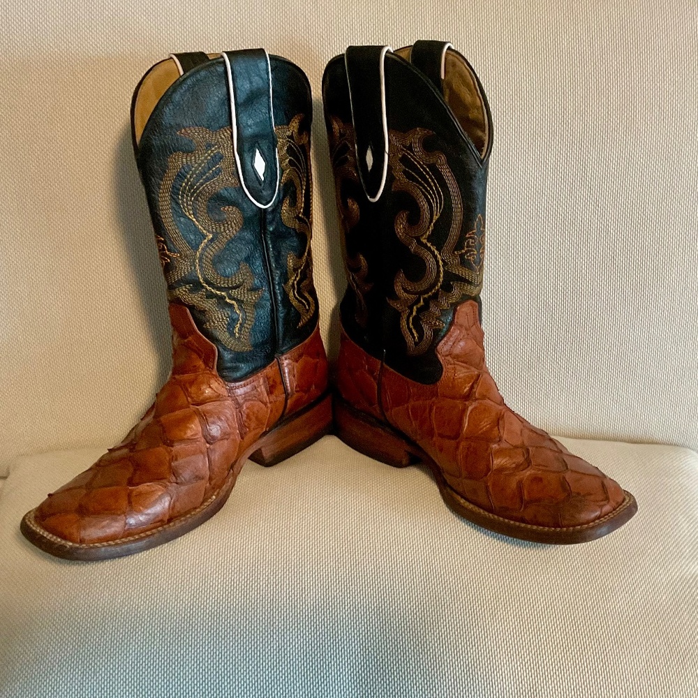 Classic Brown & Black Western Cowboy Boots Piratucu Print Fits 6.5-7